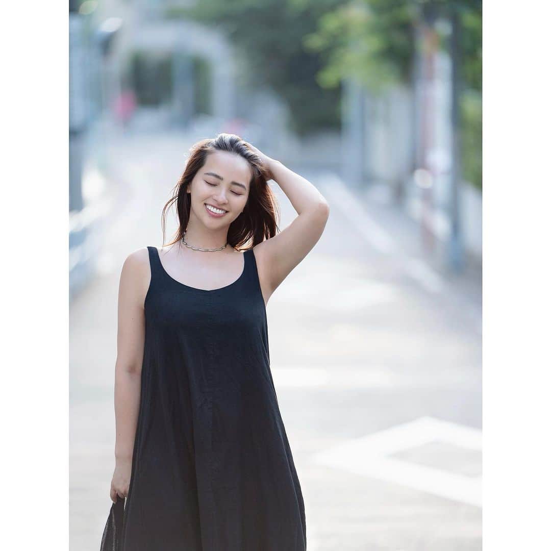 水崎綾女のインスタグラム：「thank you for sharing:D  残り 3投稿…。  portrait Photo Photo by @ryo.i.0923  dress @onit_tokyo   #photo #photography  #camera #photooftheday  #portrait #📷 #dress #onit #オフショット」