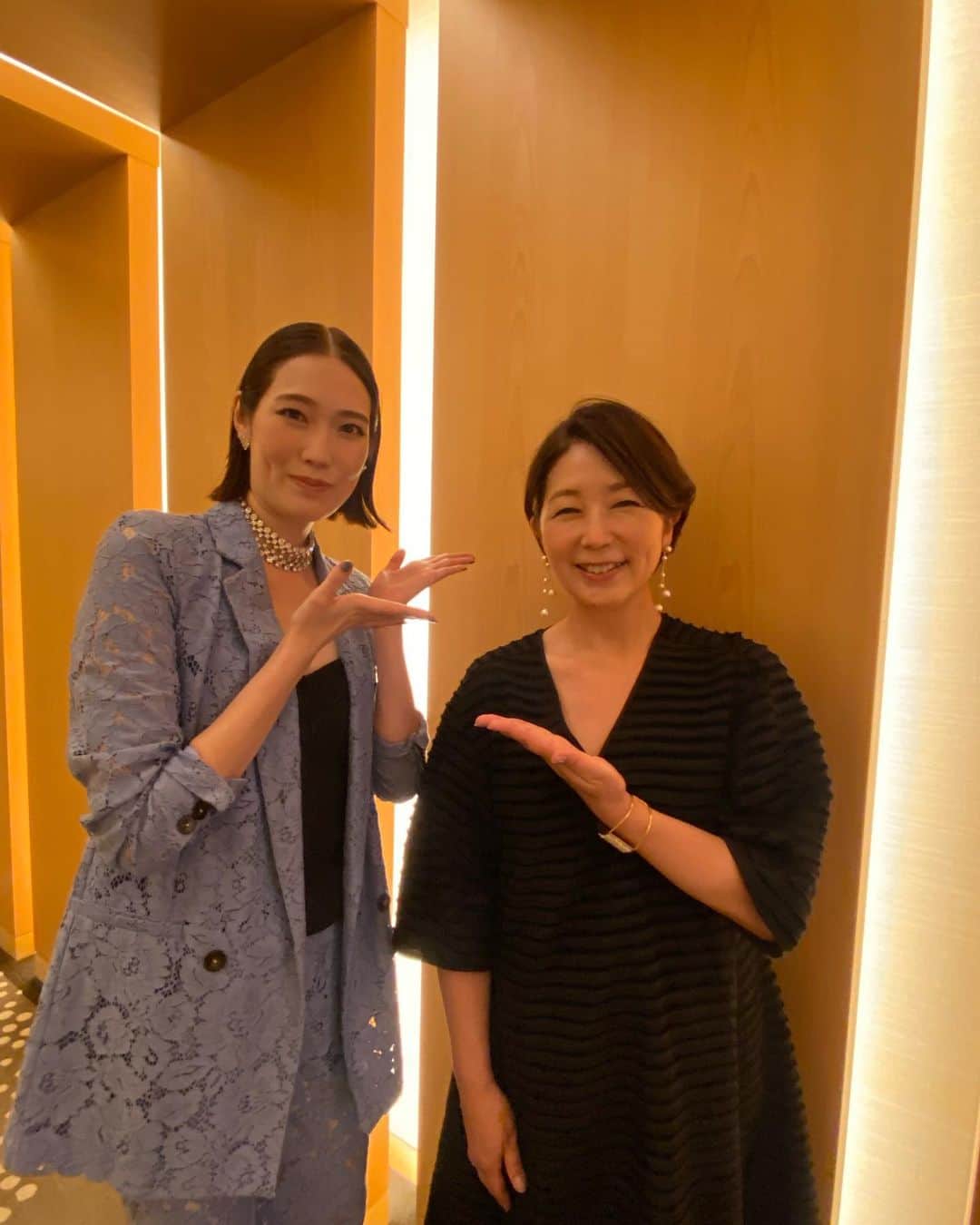 中井美穂のインスタグラム：「今回のトーク＆ライブも司会は中井美穂さんにお願い致しました✨いつも暴走してしまう私のトークを完璧にまとめて下さるので安心して思いのままにお話出来ています☺️ 今回もご一緒出来て幸せでした♡  #中井美穂 さん 絶対の信頼、安心感🥹」