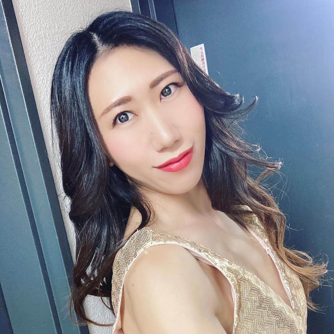 ほんまかよこのインスタグラム：「🤍🤍🤍  I'm strong. Trust myself🔥」