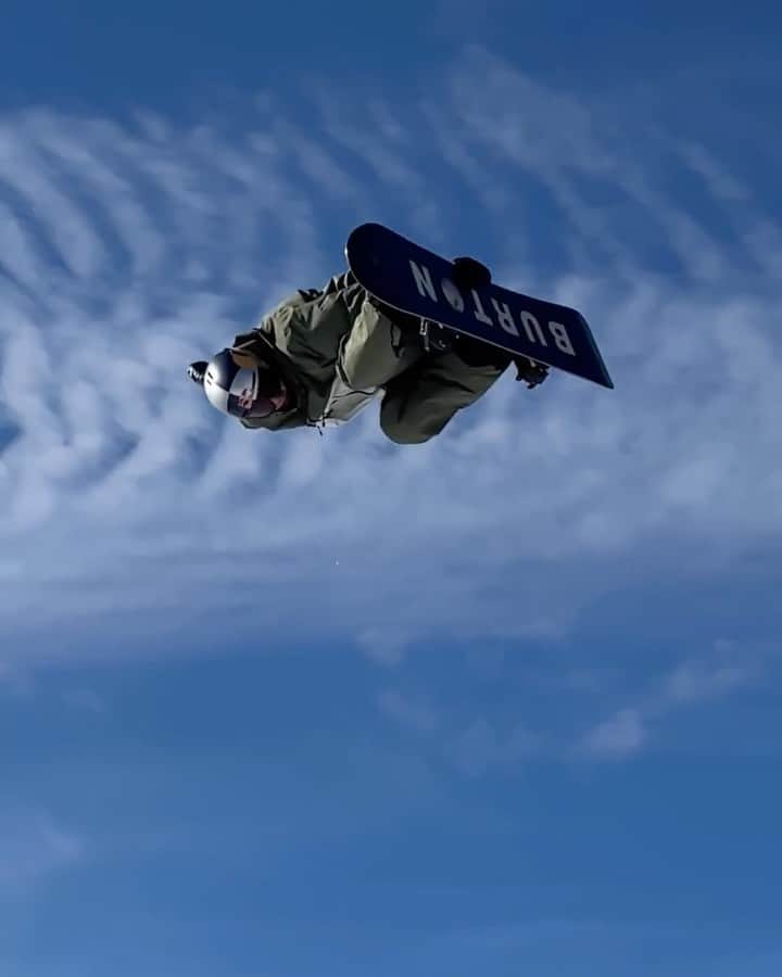 のインスタグラム：「Trust the process.   Handmade in our Austrian factory, the Process is an out-of-this-world all-terrain charger, making it the ideal go-to park board for @markmcmorris. The Process and our 2024 boards, boots, and bindings are LIVE on the site.   Hit the link to see our all new lineup.   #Burton #Snowboarding」