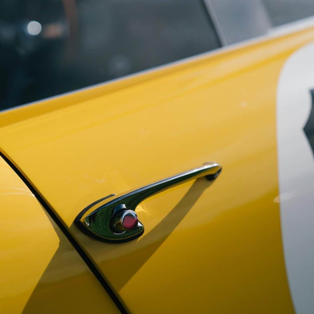 Ferrari USAさんのインスタグラム写真 - (Ferrari USAInstagram)「The #Ferrari250GTBerlinetta Passo Corto, presented in Paris in 1959, epitomized the ideal road racer. With just a few minor touches (colder spark plugs, racing tires, and a roll-bar), this Ferrari could take to any circuit and battle it out for a class win.⁣ ⁣ #Ferrari #FerrariClassiche #CasaFerrari #MontereyCarWeek」8月24日 4時16分 - ferrariusa