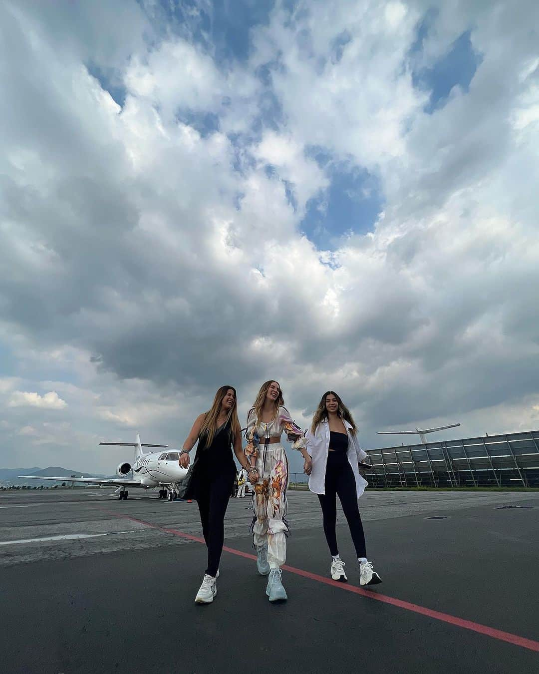 ベリンダさんのインスタグラム写真 - (ベリンダInstagram)「✈️✈️✈️ mode ✈️✈️✈️」8月24日 4時29分 - belindapop