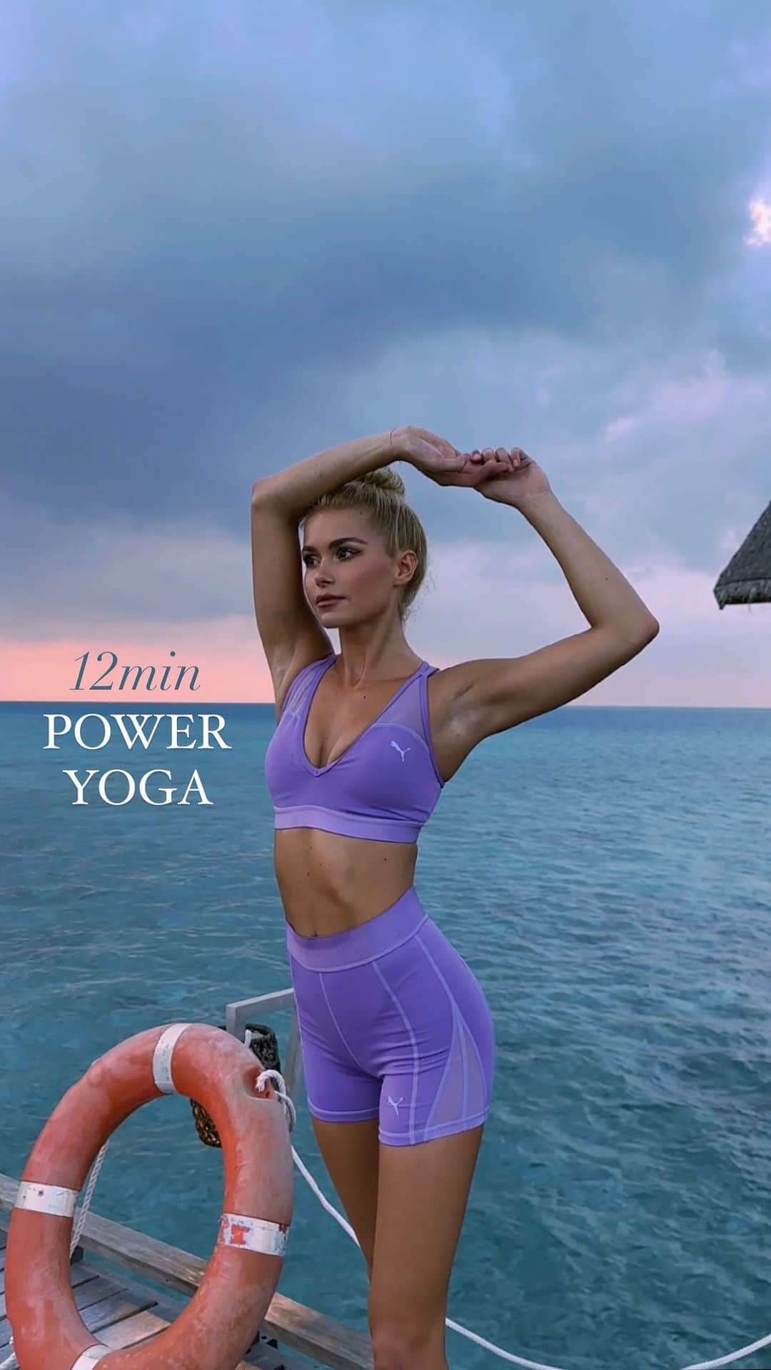 パメラ・ライフのインスタグラム：「New videeeooooo 📺 12min Power Yoga 🫶🏼 dip into (purple) heaven with me! This routine is filled with lots of creative (!) flows, that challenge your strength, muscles & flexibility at the same time 💪🏼 perfect to build power, while still getting the wonderful benefits of a yoga / pilates style routine.   How to use this video: 1. Add a SLOW WORKOUT DAY to your hardcore week. 2. Improve your POSTURE and help back pain. 3. RELAX after a long day or an intense workout 4. WARM UP with his video or WAKE UP in the morning with some me-time :) 5. PREVENT stiffness, ease sore muscles and keep your body flexible 6. SMOOTHEN your stiff body after sitting a lot behind your laptop!  xxxxxx   #pamelareif #workout #fitness #yoga #newvideo」