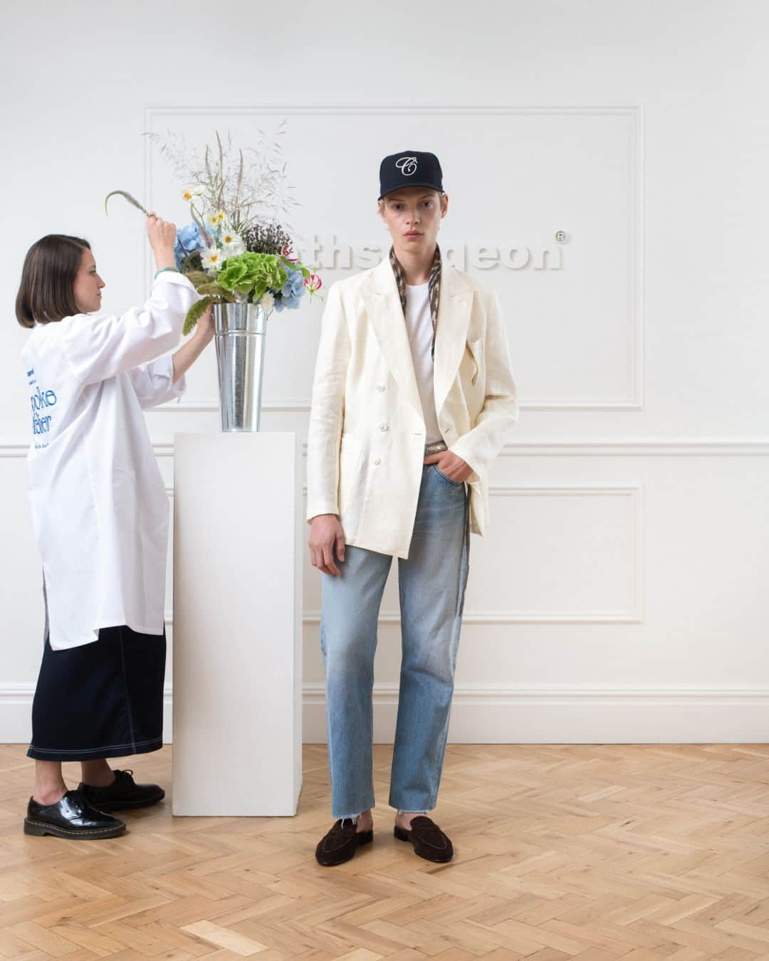 クロスサージョンさんのインスタグラム写真 - (クロスサージョンInstagram)「FLOWERS DON’T TELL, THEY SHOW  The new summer collection from Creative Director Rav Matharu, is a continuation of a luxury craftsmanship approach to what may be called streetwear, more so a contemporary wardrobe for the modern man.  Available in-store at 40 Savile Row, London England.  #clothsurgeon #savilerow #bespoke」8月24日 4時51分 - clothsurgeon