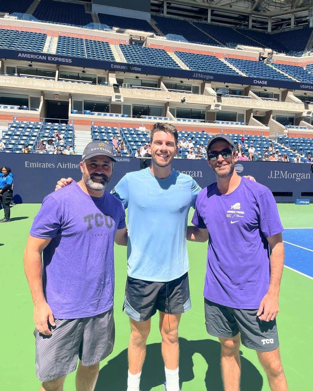 キャメロン・ノリーのインスタグラム：「welcoming my 28th bday on ashe with two top dogs 🐕🐕🐕⚡️⚡️⚡️」
