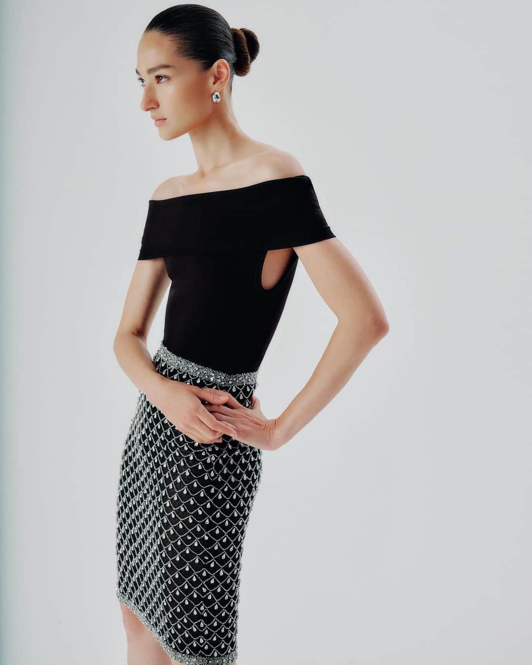 ブルーナ・テノリオのインスタグラム：「@ronnykobo Spring 24 🤍 Ph: @benxphoto Stylist: @thesofiakarvela Hair: @kevinkelly.hair Makeup: @makeupbyjoel Photo Assistant: @josemartom Producer: @esherman @laurenfermoile」