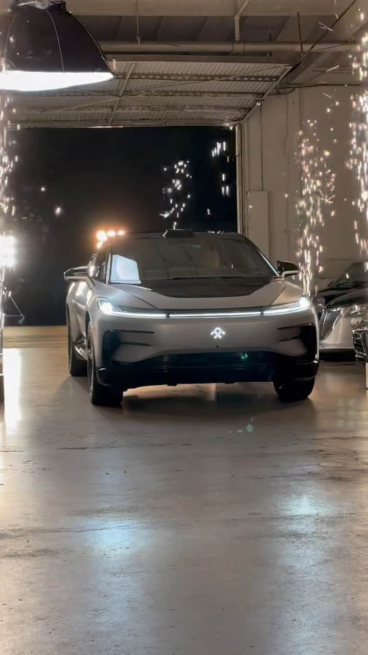 CarsWithoutLimitsのインスタグラム：「First @FaradayFuture #FF91 off the line #FaradayFuture」