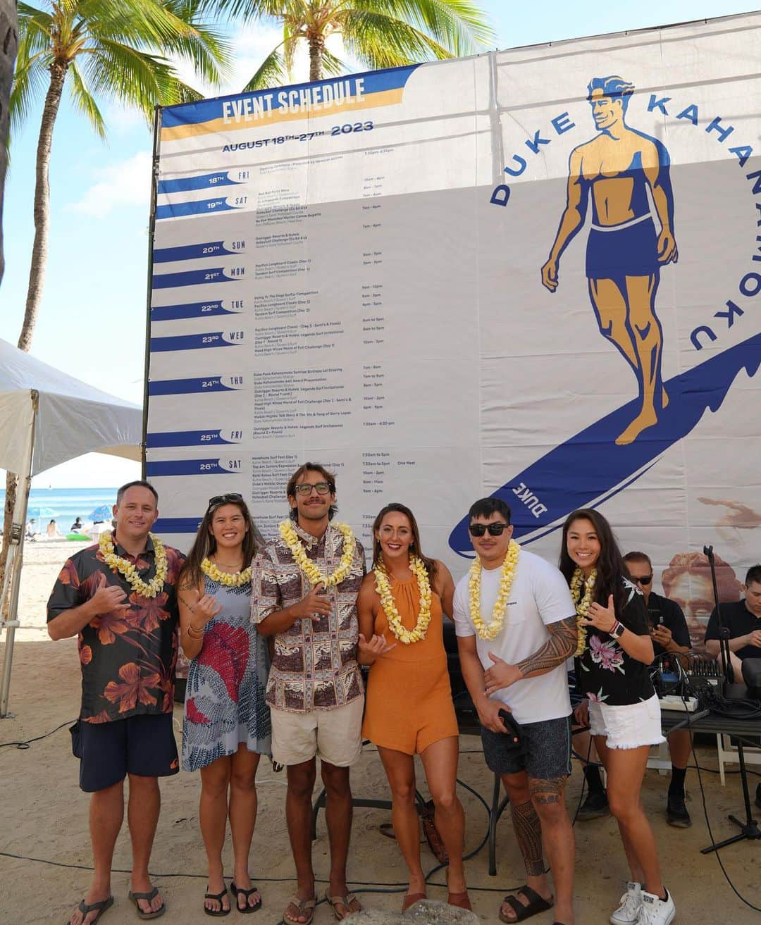 ハワイアン航空のインスタグラム：「We're cheering on our employees who are competing at the @DukeKahanamokuOceanFestival Surfing Invitational. Watch them catch waves at Waikīkī Beach today until August 25th! Laki Maikaʻi!  #DukeOceanFest #PualaniProud #HawaiianAirlines #Surfing #Waikiki」