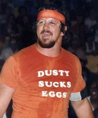 マーティ・スカルのインスタグラム：「RIP Terry Funk.   When I was 14 I snuck into a show pretending I was on the ring crew. I met Terry and his wife and they couldn’t have been nicer.  Years later I became a wrestler and wanted to emulate Terry Funk’s in ring style so bad. But I realised it was impossible. There is only one Terry Funk.   I am so saddened to hear of his passing, and my thoughts are with the Funk family.  RIP to the greatest ever 💔」