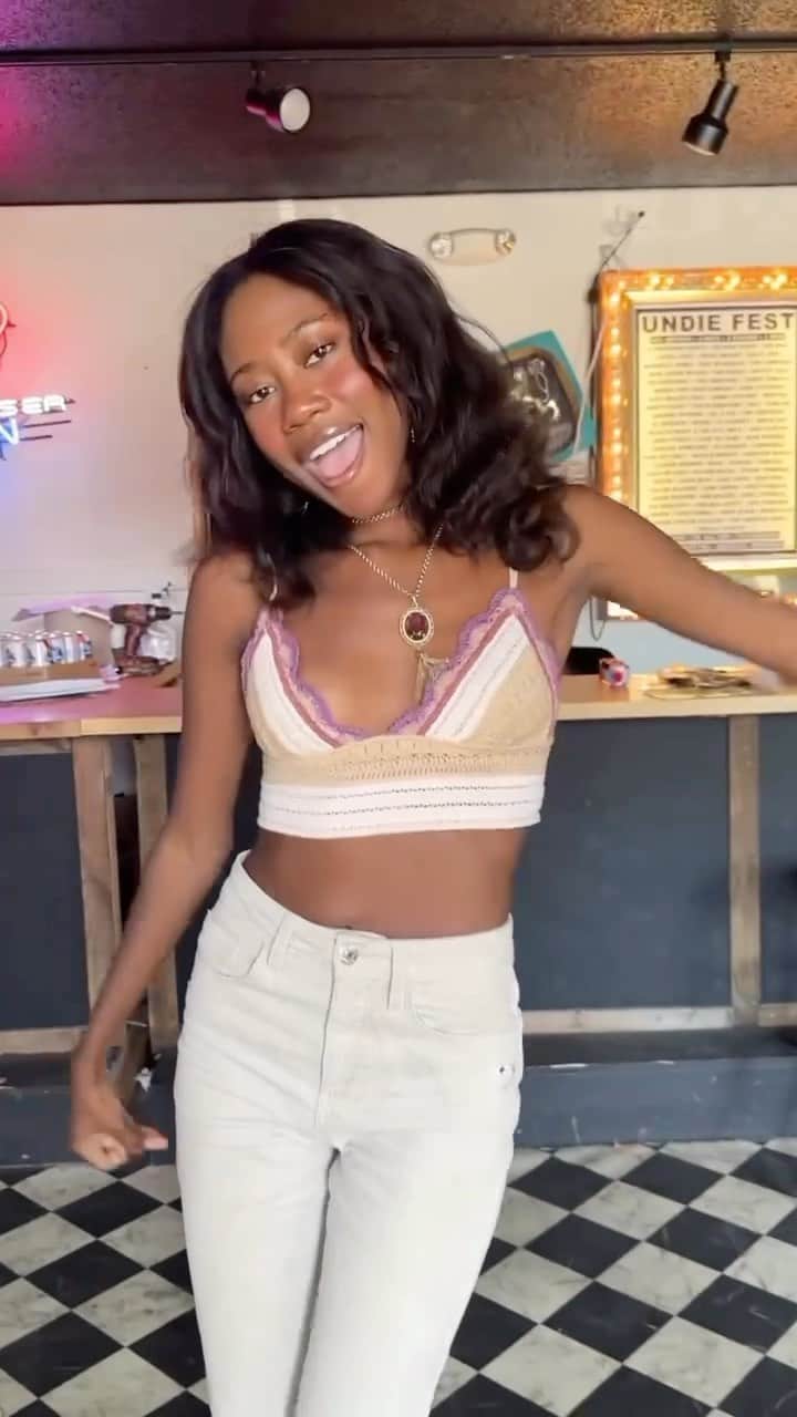 のインスタグラム：「Wait did I do this right @mileycyrus ?!🤠」