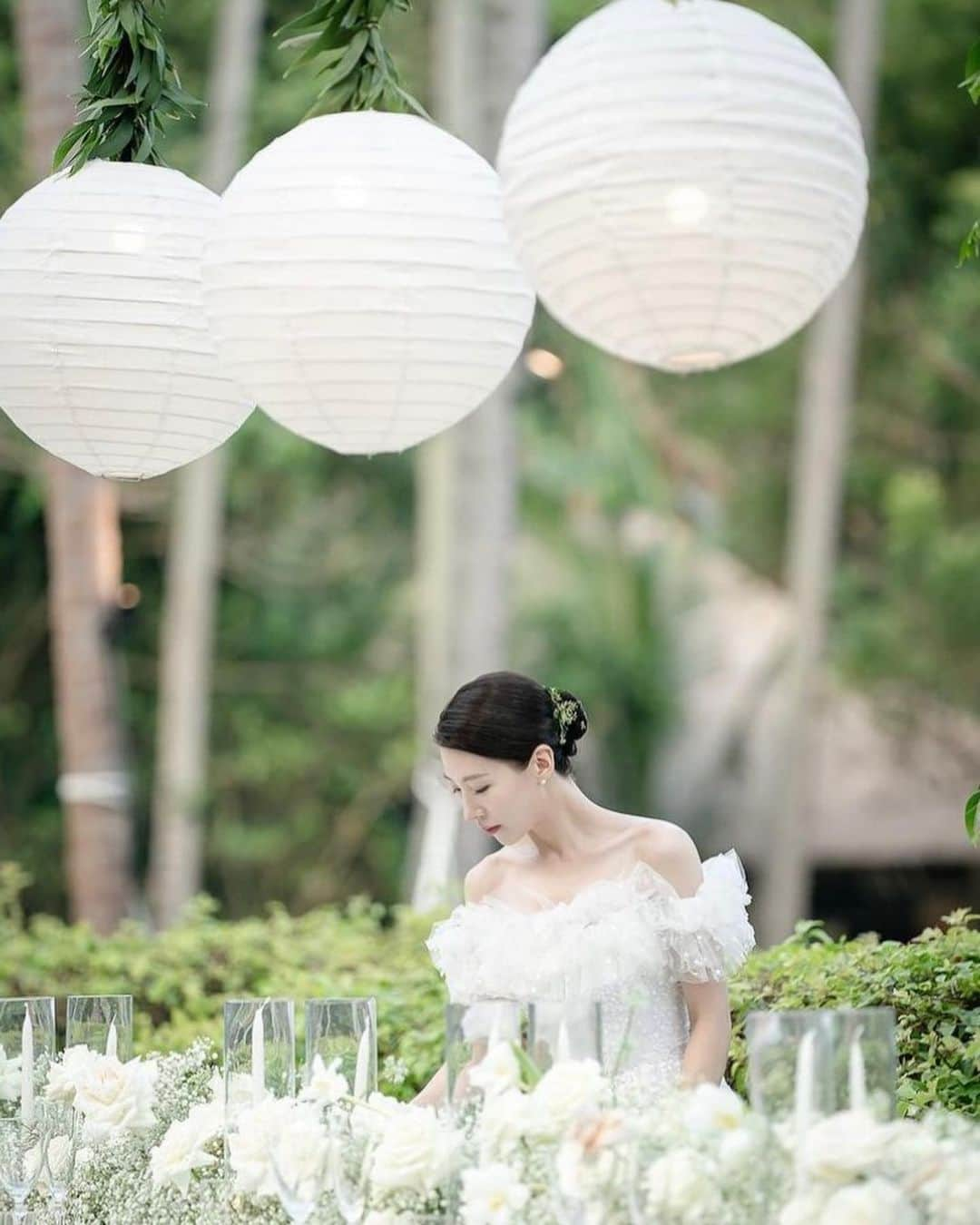 SOYOO BRIDALさんのインスタグラム写真 - (SOYOO BRIDALInstagram)「.  [ SOYOO BRIDAL x Jenny Packham ] 🏷️   @amankila  @soyoobridal_official  @jennypackham  @soulpage1  @kimchungkyung_hair face  #발리에서의 #그림같았던웨딩 #아만킬라 #데스티네이션웨딩 #축하드려요💕 #소유브라이덜 #제니팩햄 #소울페이지」8月24日 8時24分 - soyoobridal_official