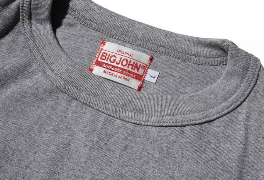BIG JOHNさんのインスタグラム写真 - (BIG JOHNInstagram)「10oz 丸胴T-Shirts ニットの産地 和歌山県で丸胴Tシャツを作りました。 ドライタッチで重量、密度感を感じていただけるスペシャルな素材をお楽しみ下さい。 レーヨンネームを採用。  10oz 丸胴Tee MTS09M-61.64.69 黒、杢グレー、白 4,950円（税込）  10oz 丸胴Pocket Tee MTS10M-61.64.69 黒、杢グレー、白 5,500円（税込）  matsu  @bigjohnjeans  @bigjohnshop  @bigjohntokyo  @bigjohnosaka  #bigjohn #bigjohnjeans #ビッグジョン #okayama #kurashiki #kojima #ジーンズ #デニム #denim #fashion #ootd #jeans #love #madeinjapan  #japan  #model #インディゴ #アメカジ  #伝統 #革新#国産 #丸胴 #和歌山県 #tshirts #pockettee」8月24日 8時44分 - bigjohnjeans