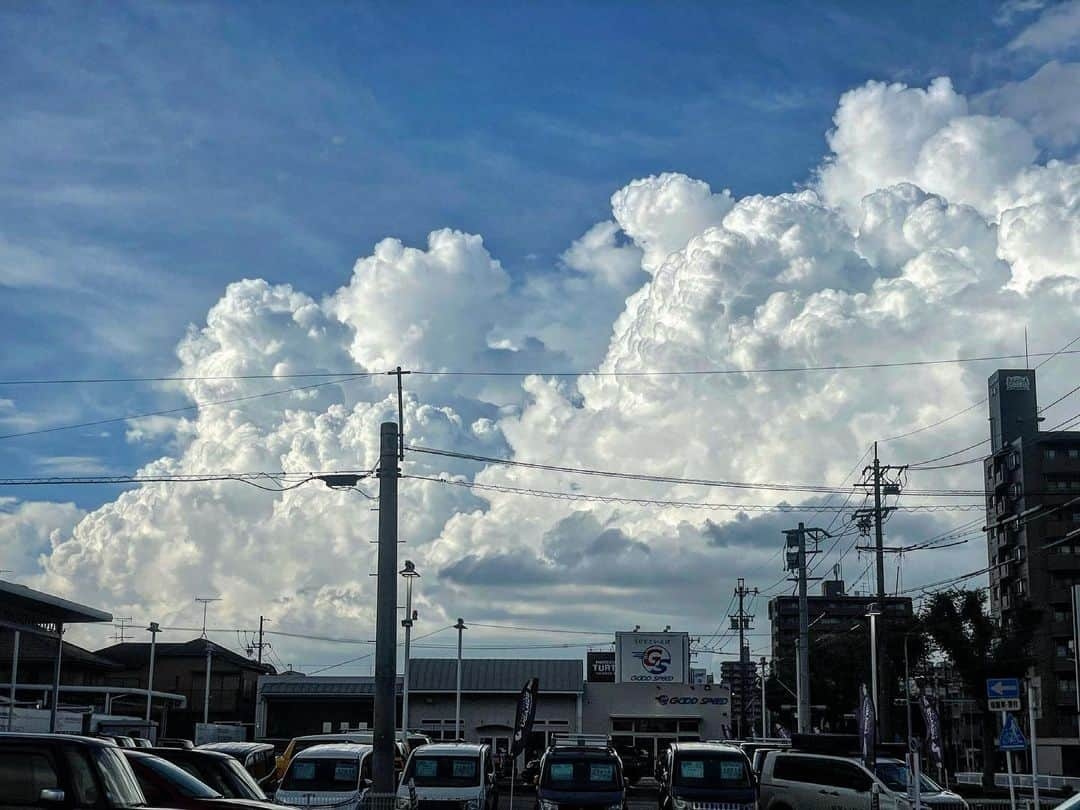 倉地美晴のインスタグラム：「Magnificent summer sky☁️☁️  #Travelreel #asiatravel #hotel #trip #travel #sea #japantravel #vacation #lifestyle #sky #skyphotography」