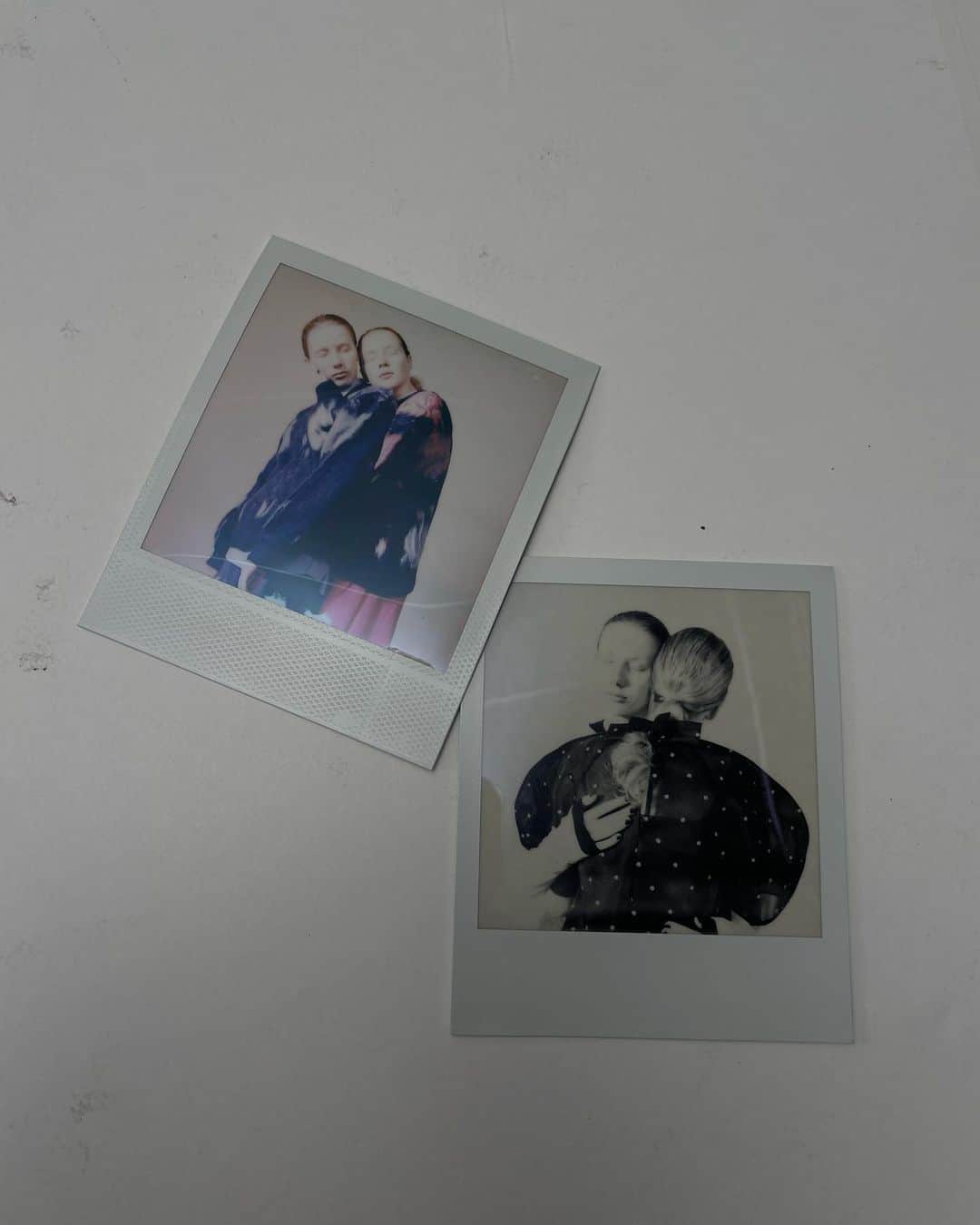 正中雅子のインスタグラム：「🎞️✨  今回のAW LOOKは初めてのフィルムに、twins👯‍♀️での撮影  かわいかったなー😮‍💨♡  #MACHATT」