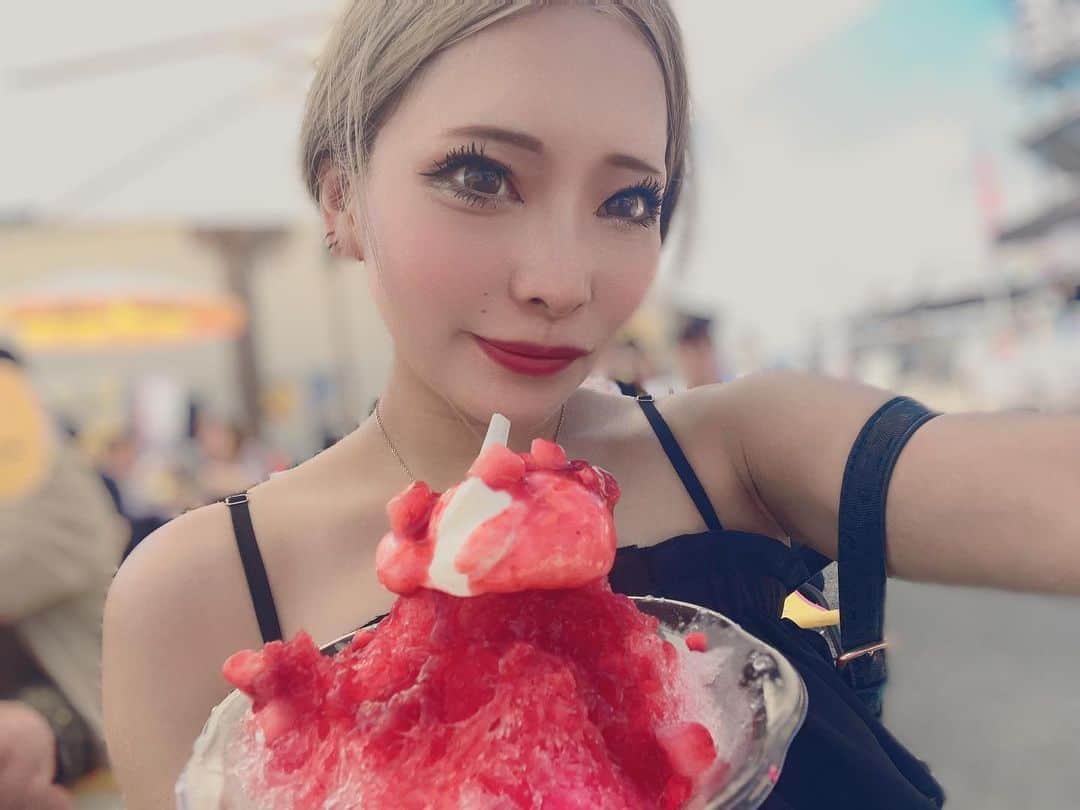 ありえのインスタグラム：「💙💖💙💖💙 : : :  かき氷いっばい食べたい 🤗  . .  #バーレスク大阪 #バーレスク東京 #バーレスク大阪ありえ #北新地 #インスタ映え #ホスト  #韓国メイク  #童顔女子  #実物とは異なります   #burlesqueosaka  #burlesquetokyo」