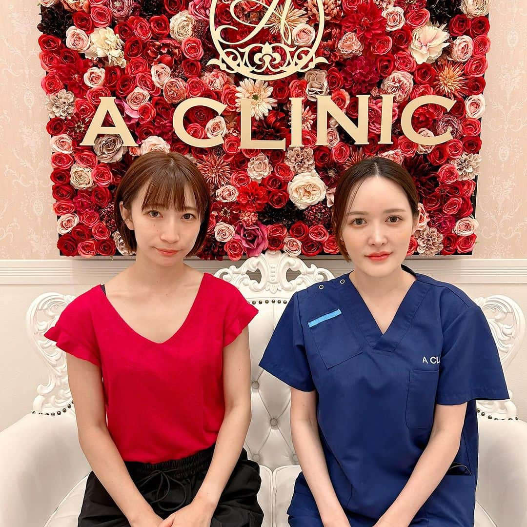 ぱつこさんのインスタグラム写真 - (ぱつこInstagram)「【自分磨き記録①💄】 @a_clinic_ikebukuroの木家先生)@aclinic_kiya にAスレッドをお願いしてもらいました🙏  日々マッサージやダイエット頑張ってるけど生きてると無抵抗に感じる重力による顔のたるみが気になっていたのと顔の左右差が気になっていました(´･ω･｀) 	 2枚目をみてくれたらわかるんだけどAスレッドを受けてめっちゃシュッてなったのわかりますか🥹？！  木家先生はめっちゃ美人なのにスゴ腕で一瞬で施術が終わった🪡痛みが怖い私の悩みも笑気麻酔で最小限にカバーしてくれました☺️糸は溶けるタイプだから安心だし、でもまた溶けたらお願いしたいなあ笑  #aスレッド #糸リフト #aclinic #aclinic銀座 #aclinic横浜 #aclinic新宿 #aclinic名古屋#aclinic大阪  #aclinic池袋#aclinic福岡#aclinic仙台#aクリニック#エークリニック#小顔 #スレッドリフト #小顔整形#たるみ改善#リフトアップ #美容外科 #美容皮膚科 #美容クリニック#木家佑理子」8月24日 9時29分 - 825patsuco