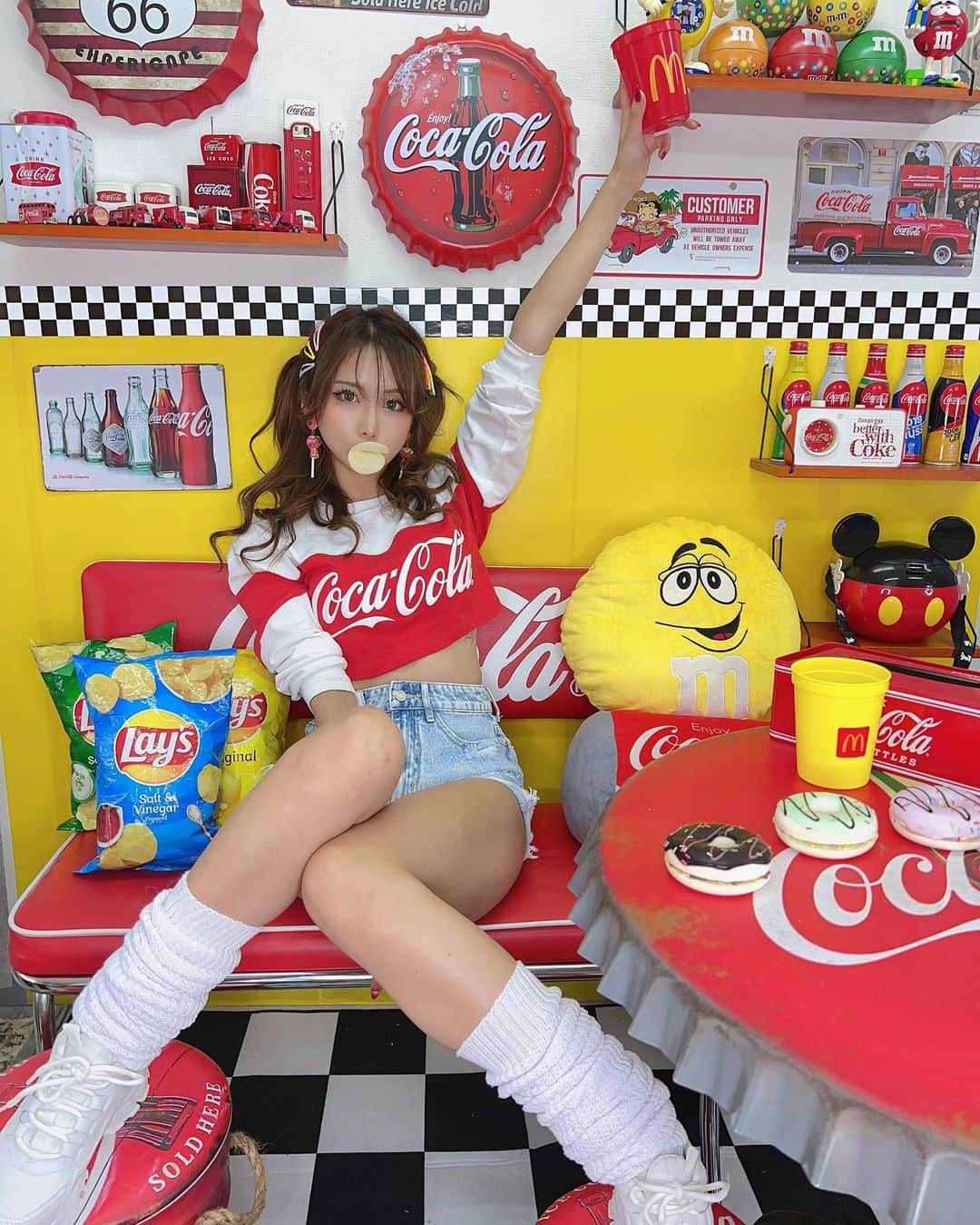堀井大輔のインスタグラム：「・ studio @joy_studio_tokyo  model @chiha6170  ・ 撮影依頼はdmからお願い致します。 東京、福岡、札幌、名古屋で撮影可能です。 ・  #ホリージョ #ホリージョ撮影 #作品撮り #ヘアアレンジ #コカコーラ #ハーフツイン #東京 #浅草 #東京撮影スタジオ #東京スタジオ #カメラ #カメラマン #撮影 #かわいいは正義 #美容院 #美容師」