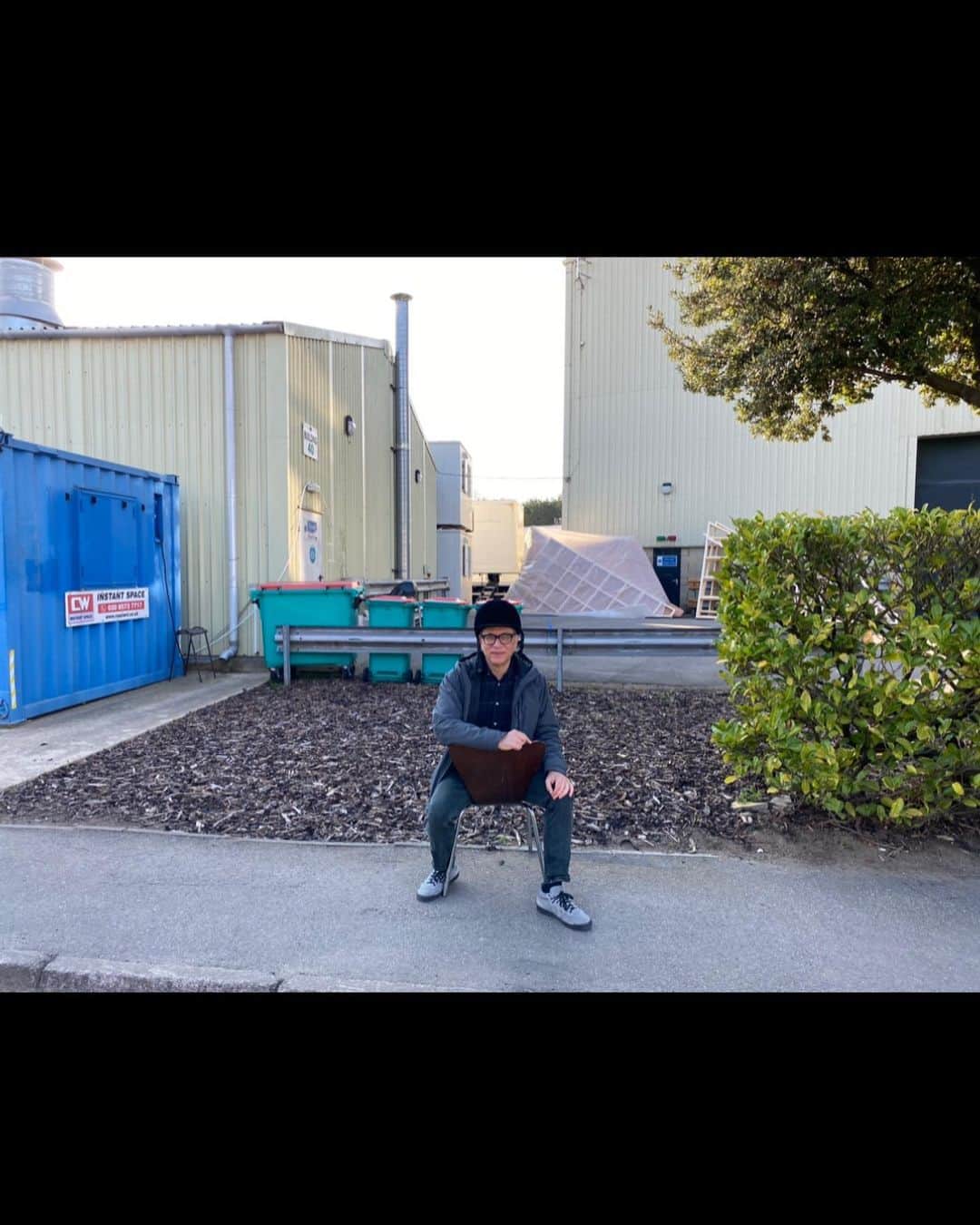 フレッド・アーミセンのインスタグラム：「When I was working on The Bubble in England, @bkehew2000 helped me find the spot at Shepperton Studios where @officialthewho shot the cover of Who Are You. I couldn’t find a chair that said Not To Be Taken Away, but the costume department did help me with a riding helmet. Happy Birthday Keith Moon! And thank you Brian. @keithmoonofficial」