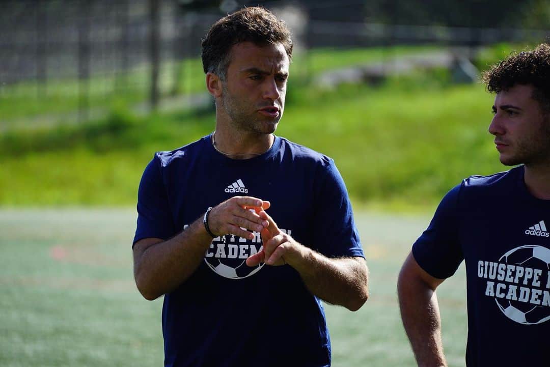 ジュゼッペ・ロッシのインスタグラム：「Recap of a great week at the Giuseppe Rossi Soccer Camp! Amazing kids, willing to listen and apply all the advice I was able to give them. And yes, I can’t stay away from playing so had to get in the mix with the guys!!! Only the beginning…many more events to come for the GR Academy 🫶 #GRacademy」
