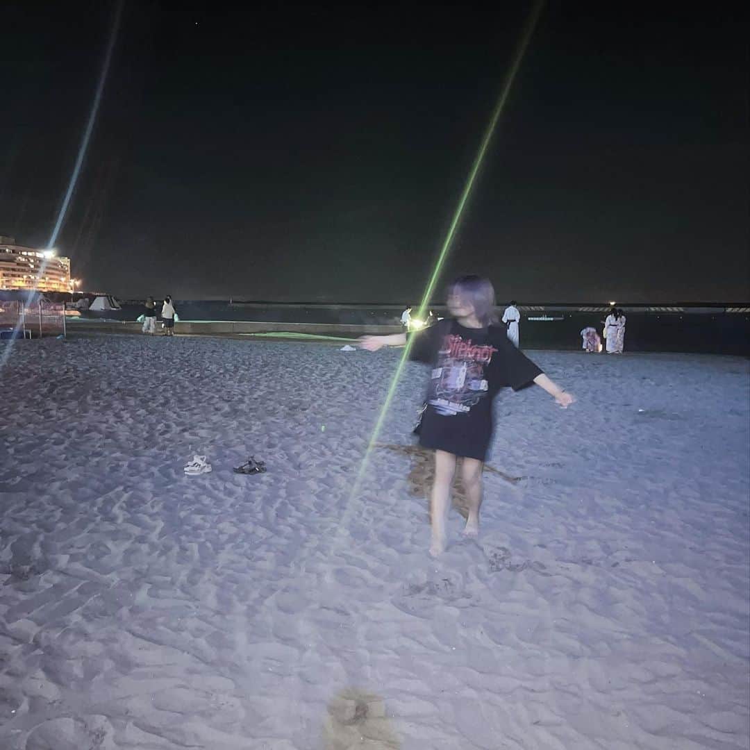 佐藤優來那のインスタグラム：「🌊🖤🪄」