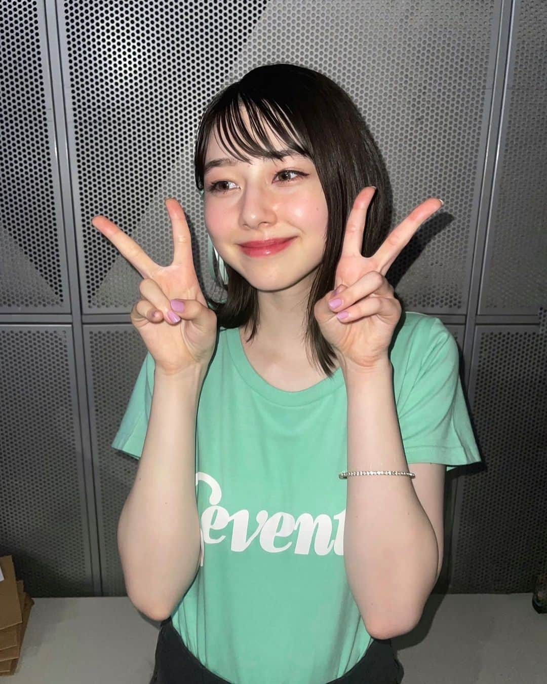 石川花のインスタグラム：「seventeen夏の学園祭2023ありがとうございました🪽 今年は皆さんにサインボールを投げたり、初めてのチェキ会があって距離が近くなれた気がしてとっても楽しかったです！ また来年🙌🏼<3」