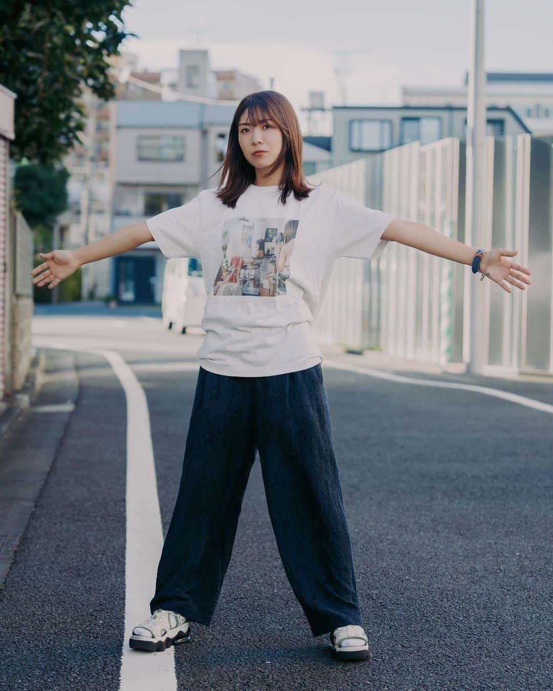 山崎あおいのインスタグラム：「「観察日記１Tシャツ」着用写真  model山崎　164cm  グレー　M ライトイエロー　L アイスグリーン　L  ぜひ参考に🌱」
