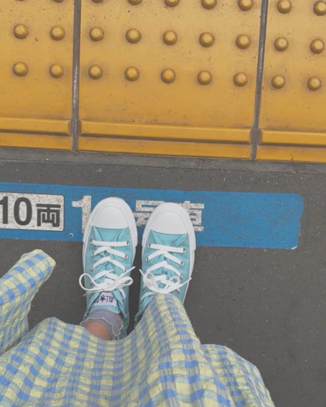 吉川ひよりさんのインスタグラム写真 - (吉川ひよりInstagram)「⁡ ⁡ ✿✿✿✿✿✿ ⁡ ⁡ 👣 ⸜♥⸝ ⁡ あしもと〜🌷 ⁡ ⁡ #piyochanstagram #靴 #サンダル #靴下」8月24日 20時20分 - hiyori_yoshikawa_official