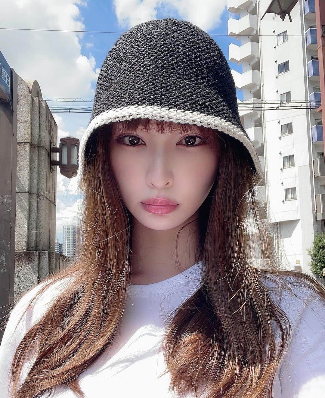 椎名美月さんのインスタグラム写真 - (椎名美月Instagram)「車内、日差し、日陰」8月24日 20時26分 - mizkiss