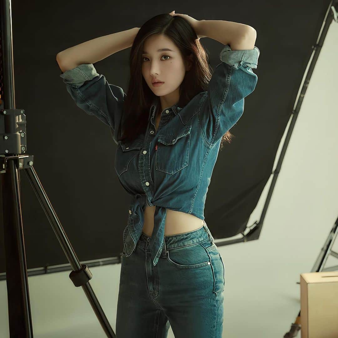 クォン・ウンビのインスタグラム：「#KWONEUNBI for Singles Magazine  #EUNBI #권은비  #ウンビ ##權恩妃」