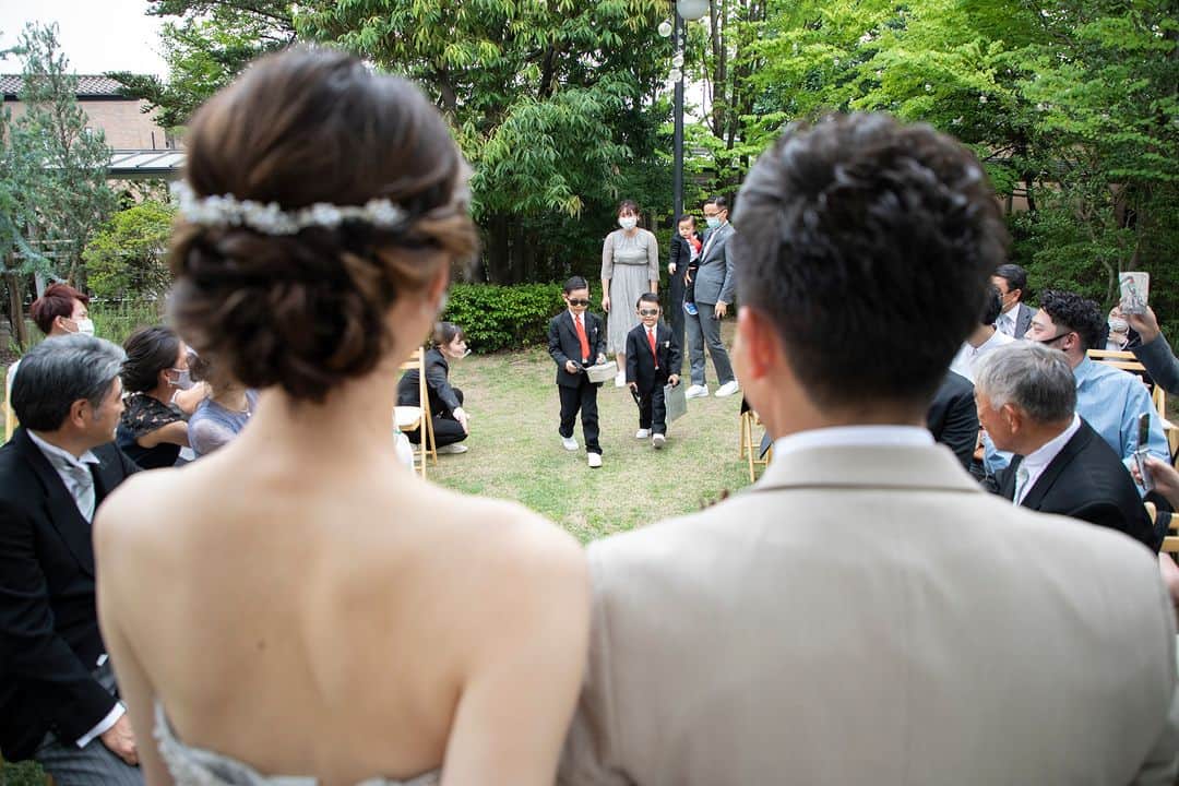 The Sally Garden（ザ サリィガーデン）さんのインスタグラム写真 - (The Sally Garden（ザ サリィガーデン）Instagram)「. 甥っ子くんたちがSPのようにサングラスをかけながらリングボーイを😎  アタッシュケースの中からお2人の指輪を届けてくれました♪   #ザサリィガーデン #サリィガーデン #栃木結婚式 #栃木結婚式場 #足利 #足利結婚式 #ガーデン #ガーデン挙式 #リングボーイ」8月24日 20時31分 - the_sally_garden