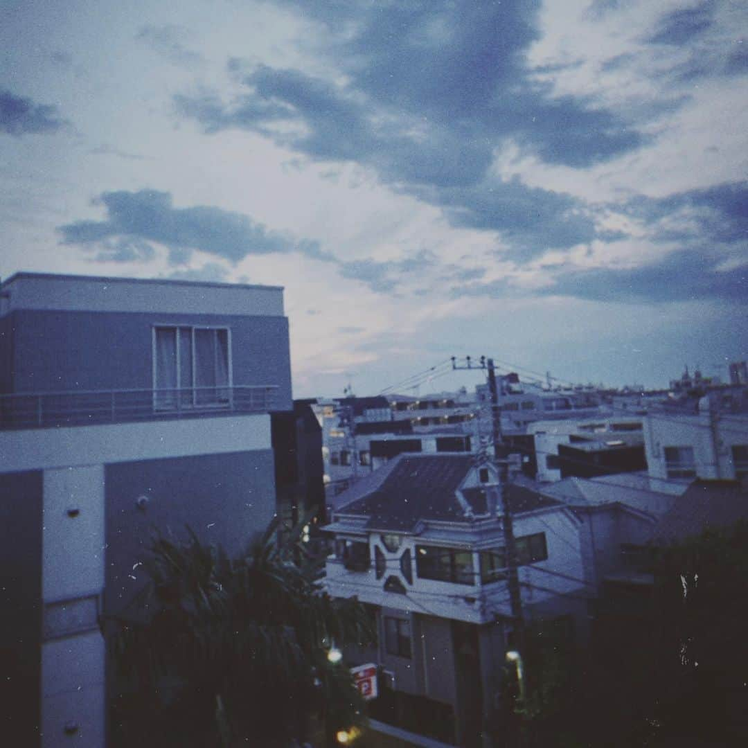 miyouさんのインスタグラム写真 - (miyouInstagram)「オフショっと☁️🫧  #リトグリ_今この瞬間を    #撮影中  #ずっと爆笑してた  #楽しかったなあ  #伝わる !?」8月24日 20時36分 - lgm_miyou_official