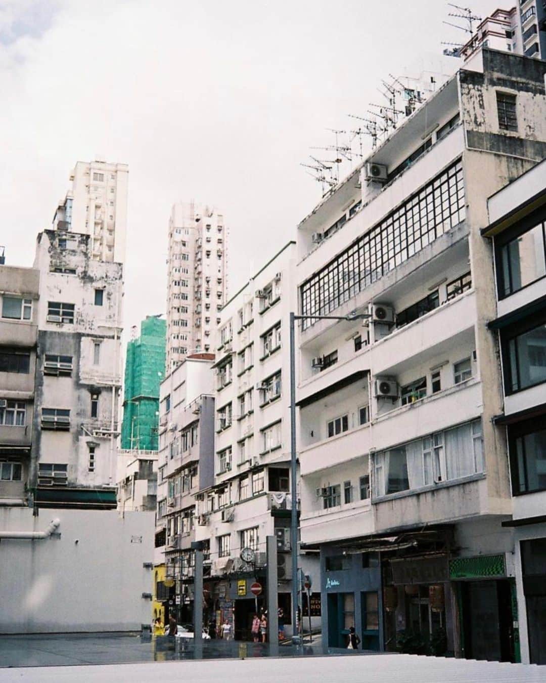 工藤遥のインスタグラム：「. Hongkong Trip🛩️🧳 #har____camera」