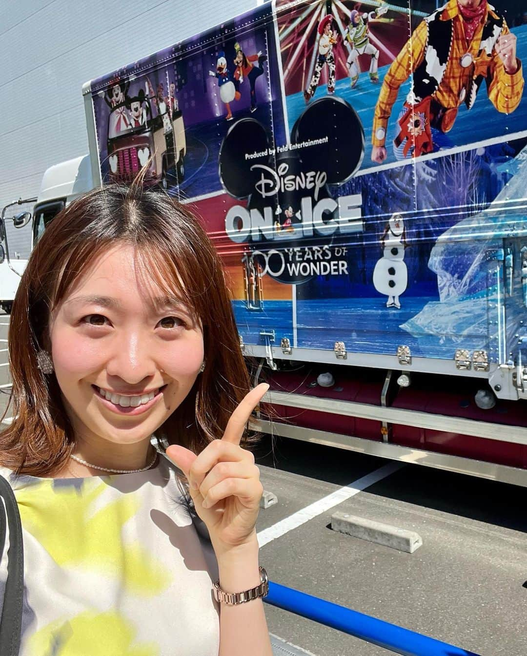 山田友美さんのインスタグラム写真 - (山田友美Instagram)「先日ディズニーオンアイス横浜公演でゲストMCをさせて頂きました⭐️ 18日の夜公演は特別なゲストが🥰 トイストーリー1・4の主題歌を務められたダイアモンド⭐︎ユカイさんが「君はともだち」を歌ってくださいました！ 贅沢だったな〜  そしてもちろんディズニーオンアイスは今年も最高！！コロナの制限もなくなり今年は客席おりがあったりふれあいがあったり😍🩷  本当に楽しくて夢の時間でした⭐︎  #ディズニー#ディズニーオンアイス#disneyonice #MC #フリーアナウンサー#山田友美」8月24日 21時10分 - __tomomiracle