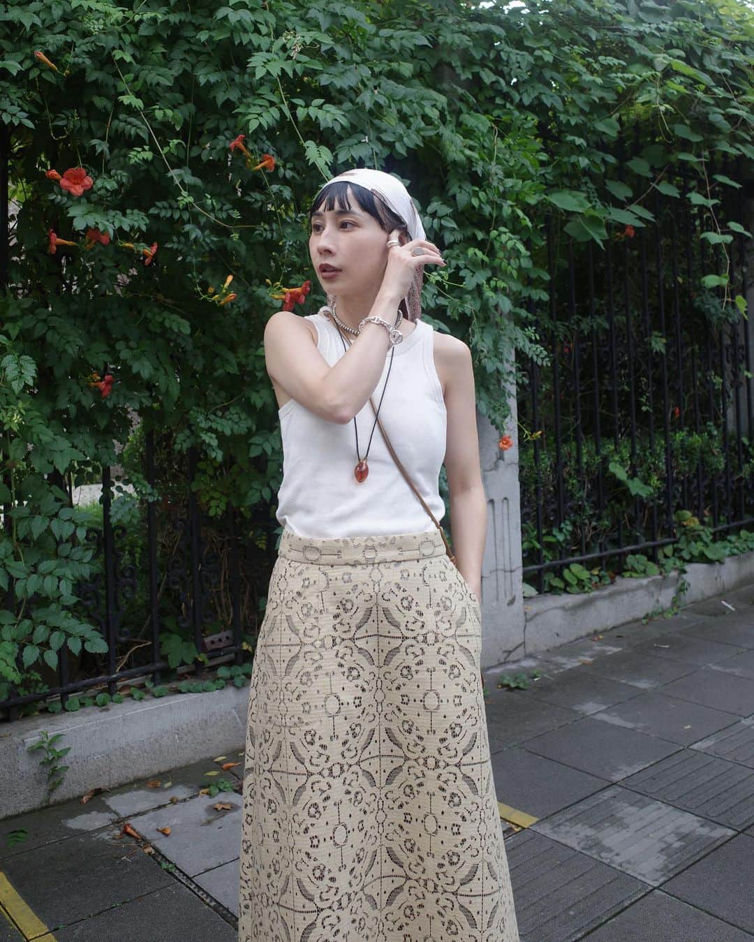 黒石奈央子さんのインスタグラム写真 - (黒石奈央子Instagram)「上海で  宇宙の中心（と勝手にいるだけらしい）  といわれるがままやって来た場所。  このスカート実はSSアイテム❤️  ビスチェもあるんだけどめっちゃ可愛いのでお楽しみにっ！  @amerivintage   #ameri#amerivintage」8月24日 21時16分 - blackstone705