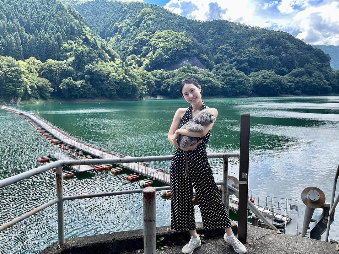 里彩さんのインスタグラム写真 - (里彩Instagram)「🌳🌿💚  初めての奥多摩😌 自然のエネルギーをたくさん感じて元気をもらいました✨  山道に酔いながらも運転頑張ったよ！笑 最近長距離の運転もできるようになってきたんだよ〜🚗成長しました😉💪 ドライブたのしっ！🥰  #drive #getoutanddrive #japantrip #japanlife #japanphoto #japanphotography #tokyocameraclub #okutama #ドライブ #ドライブスポット #ドライブデート #奥多摩 #奥多摩湖 #」8月24日 21時17分 - risa_gram611