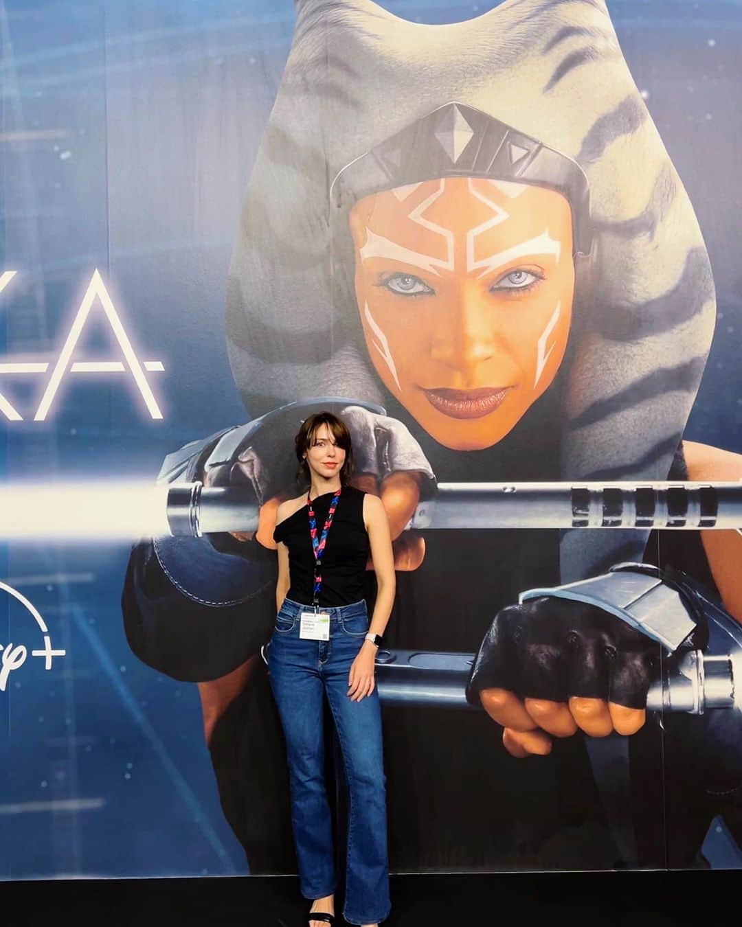 ステファニー・ヨーステンのインスタグラム：「Out on the floor @gamescom #gamescom2023」