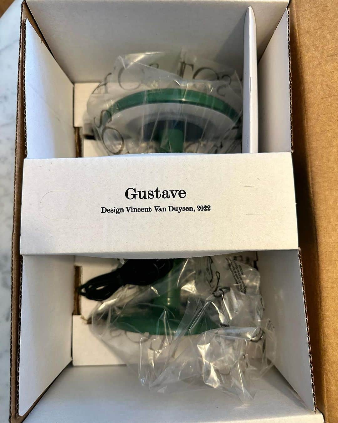 ニック･ウースタさんのインスタグラム写真 - (ニック･ウースタInstagram)「One of my favorite gifts this year has been the Gustave lamp from @flos —it’s both stylish and portable.」8月24日 21時28分 - nickwooster