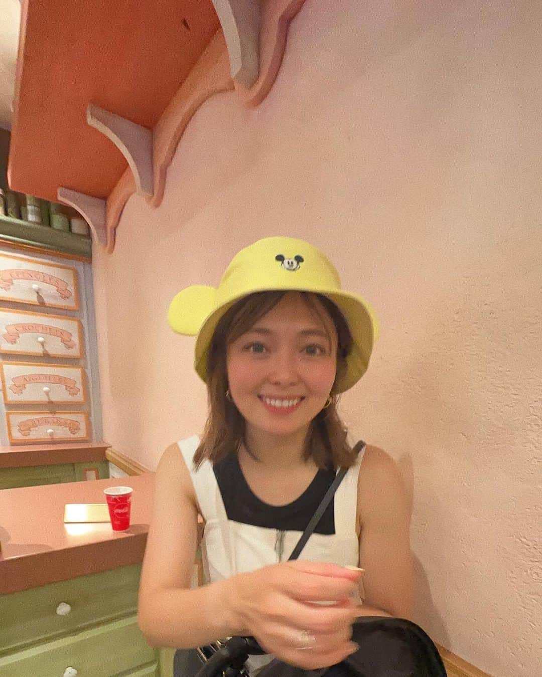 瀬戸サオリさんのインスタグラム写真 - (瀬戸サオリInstagram)「今日は朝から ディズニーランドへ🐭🏰🤍🪽  息子と一緒に びしょ濡れになれたし 沢山遊んだし たのしかった〜〜😉🌈幸」8月24日 21時31分 - seto_saori