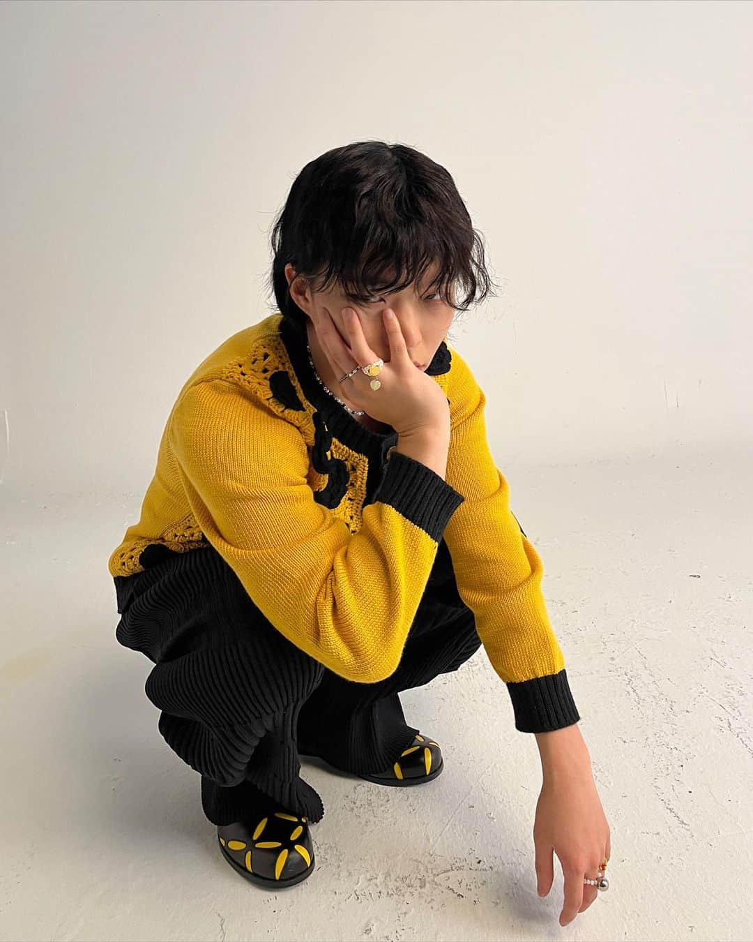 イ・チャンヒョクのインスタグラム：「의외로 기분좋으니 다들 귀여워져 보십시오.! 🤔🐣 그리고 우리 팬들은 짱입니다:)」