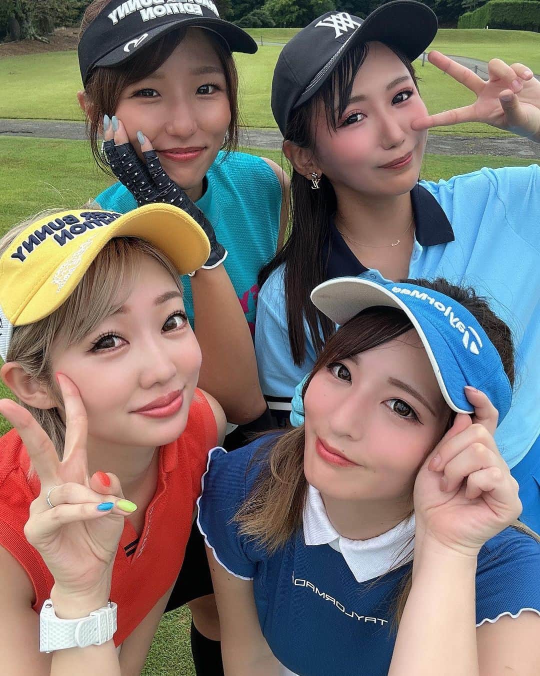 MIKIさんのインスタグラム写真 - (MIKIInstagram)「朝弱いみきが頑張って起きて行った！ 朝早い時間はやっぱり涼しくて 気持ちいい🩵🩵楽しかった☺️🙌✨ バーディーパット見守ってくれてる2人可愛い😂💖ゴルフはやっぱり難しいな😕❗️帰って仕事とか嫌だ。笑  #anew #anewgolf #アニューゴルフ  #ごるふ女子 #ゴルフ女子  #ゴルフ女子コーデ #ゴルフ女子と繋がりたい #ゴルフ上手くなりたい #ゴルフ好きな人と繋がりたい #お酒大好き #関西ゴルフ女子 #関西ゴルフ女子 #ゴルフ好き #早朝ゴルフ  @anewgolf_tokyo @anewgolf_osaka @anewgolf_japan @anewgolf_official」8月24日 13時11分 - mktyy_golf