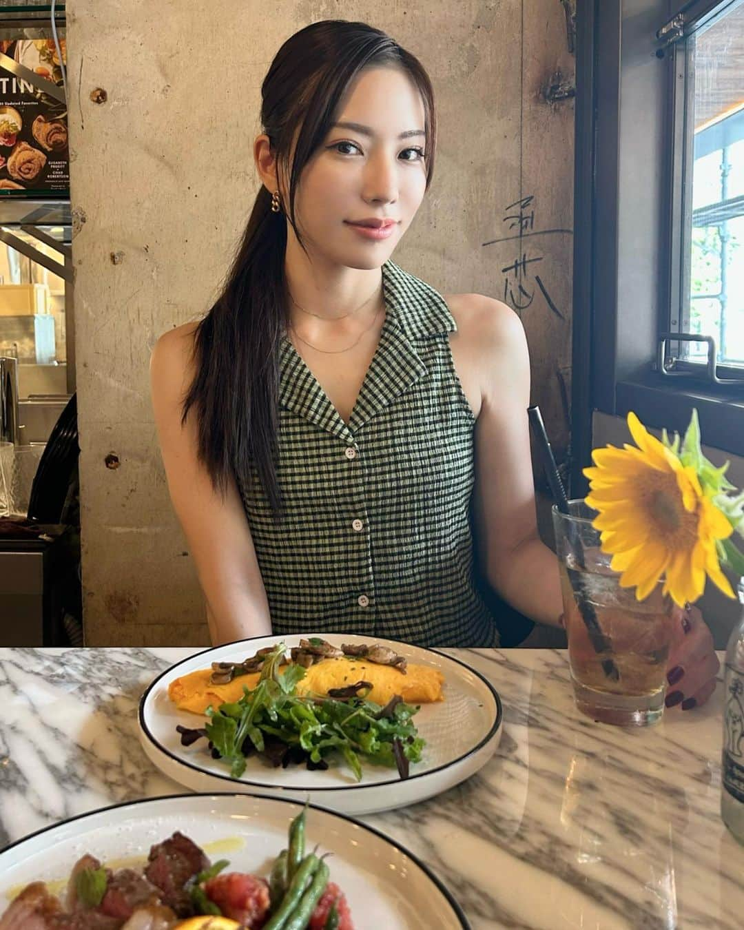 星野奏のインスタグラム：「五反田ランチ🌻🌻🌻 SAISON bakery &coffee ☕️🍞 以前、しほみんと収録の日に行ったお店へ🫶🏻  ・ ・ #カフェランチ #パンが美味しい #五反田カフェ  #カフェ活 #東京カフェ巡り#tokyolife」