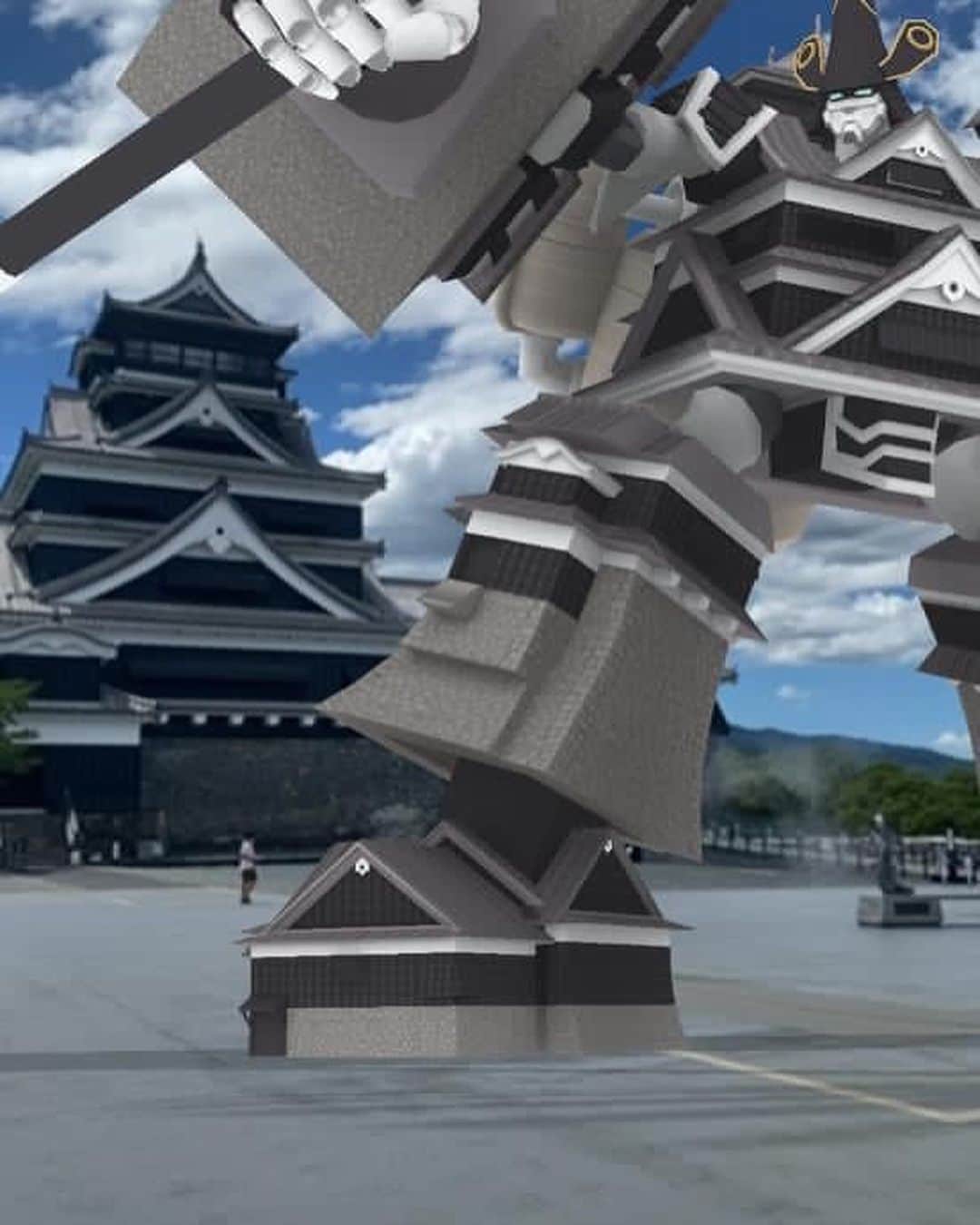 熊本城さんのインスタグラム写真 - (熊本城Instagram)「【熊本城イベントニュース】 ～「オシロボッツ×熊本城：巨大オシロボットを起動せよ！」を開催しています🏯～  現在、熊本城では株式会社MIXIとの連携協定を記念して、”ARオシロボット熊本城”出現を目指すイベント「オシロボッツ×熊本城：巨大ARオシロボットを起動せよ！」を開催しています！  熊本市内に設置してあるポスター、チラシからキャンペーンサイトにアクセスすることで、イベントに無料で参加することができ、熊本城内での「指令」を達成された方にイベント限定トレーディングカードをプレゼントします😊  ぜひ、この機会にイベント限定カードをゲットして、天守閣とオシロボットのツーショットを撮影しましょう！（ツーショットをうまく撮影するには、コツがいるみたいです😅）  詳細は「城郭合体オシロボッツ」公式サイトをご覧ください。  〈開催期間〉 2023年8月4日（金）～9月3日（日） #kumamoto #japan #japantrip #instagood #instagram #kumamotocastle #日本 #熊本 #熊本城 #城 #castle #加藤清正 #日本100名城 #熊本観光 #観光 #trip #cooljapan #城郭合体オシロボッツ #オシロボッツ #オシロボット #イベント #MIXI #カード」8月24日 13時21分 - kumamoto_castle
