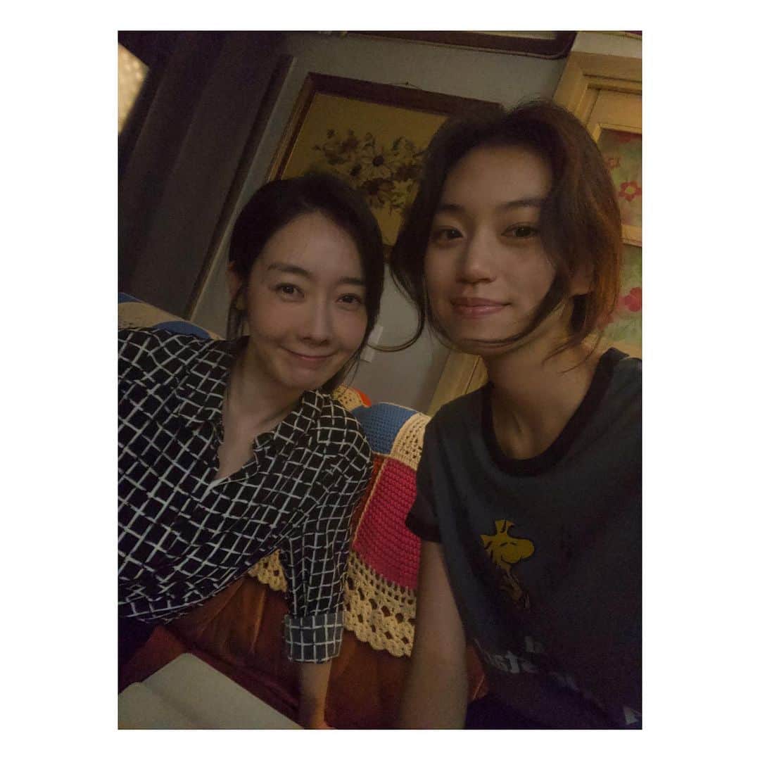 ユ・ジヨンのインスタグラム：「너와 함께  @lafilledhiver_  연기하는 동안, 놀라움과 감동의 연속이였어! 어려운 감정씬들을 소화해 낼 수 있었던 건, 너의 진실된 눈빛이였단다.☺️ 얼마나 더 멋진 배우로 성장할까? 몹시 기대됨!👍  photo.by_도연 순정😘」