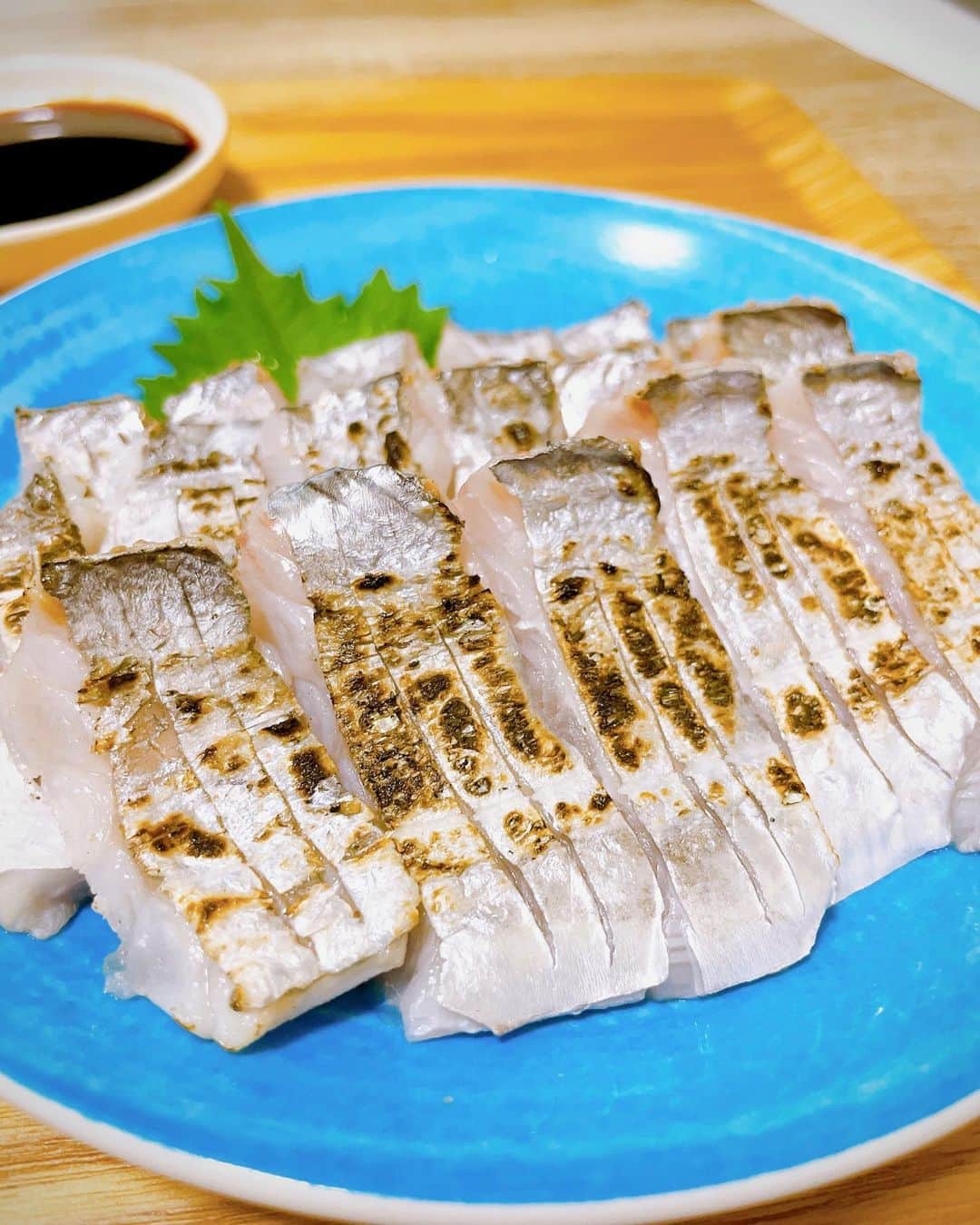 晴山由梨さんのインスタグラム写真 - (晴山由梨Instagram)「ドラゴン🐲💕  この日はグロー系のテンヤに良型が掛かるパターンが多く、 私もいいサイズを数本GET✌️  釣った魚は持ち帰って炙りやマリネやソテー、 蒲焼き、南蛮漬けなどにして堪能しました😋  やっぱりタチウオは何しても美味しくて、大好きな魚です♡  #東京湾 #タチウオ #タチウオ釣り #テンヤタチウオ #船釣り #沖釣り #釣果料理 #釣り飯 #ゆり飯 #クレハ #クレハアンバサダー #キチントさんフライパン用ホイルシート」8月24日 17時25分 - hareyama_yuri