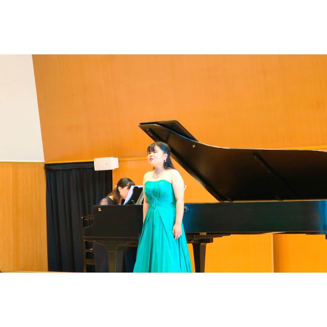 福岡女子短期大学さんのインスタグラム写真 - (福岡女子短期大学Instagram)「💠オープンキャンパス開催しました✨  福岡女子短期大学音楽科では、8/19(土)「オープンキャンパス」を開催しました🎵  在学生によるコンサート(ホルン、ピアノ、声楽)は参加者の皆さまに好評でした🎷  その他に音楽科の模擬授業やワンポイントレッスンを実施しました。参加者の皆様ありがとうございました😊  音楽科では10月1日（日）音楽講習会を開催します。音楽に関心のある方ぜひご参加ください。詳しくは本学WEBページをご覧ください。  また、オープンキャンパスに参加できなかった方、個別学校見学を受け付けております。詳しくはプロフィールのリンクよりご覧ください。  #福岡女子短期大学 #音楽科　#音大生 #福岡女子短期大学音楽科 #オープンキャンパス  @fwjc2ongaku」8月24日 14時02分 - fukuoka_wjc