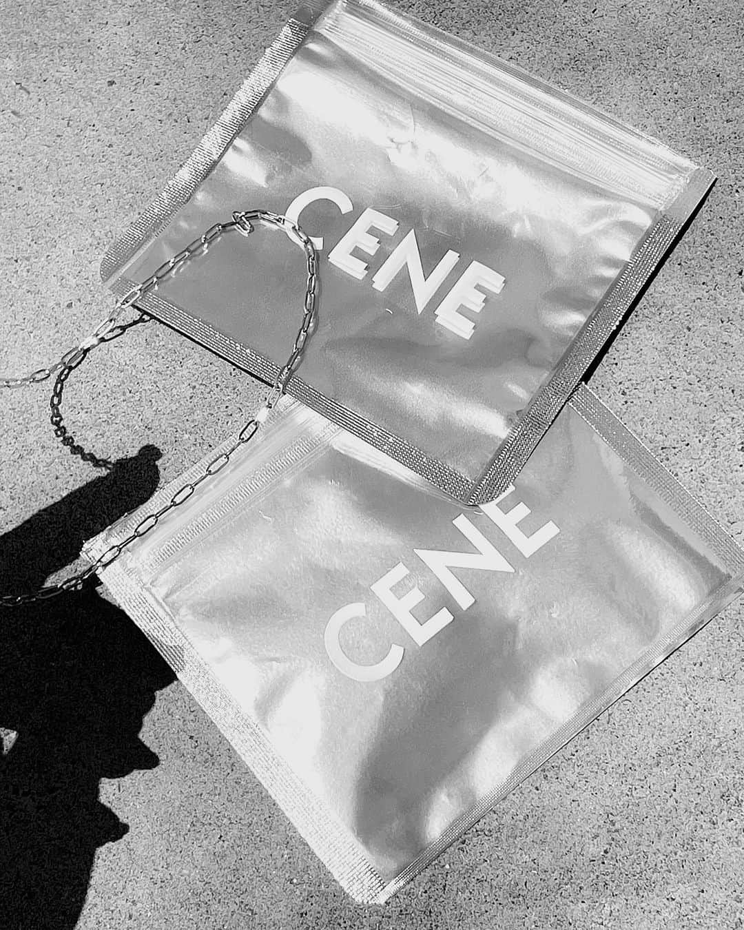 lve_xxxxのインスタグラム：「. .  金アレ酷くなってきて ステンレス以外無理なってもーて😢  @cene_316l で買い漁ってる！笑  夏場ってアクセサリー 欲しくなるんよね。  つけっぱなしOKだし こちらのshopずっと愛用してて ZOZOにもオープンしたらしくて👏  ZOZOユーザーとしては嬉しい♡  .」