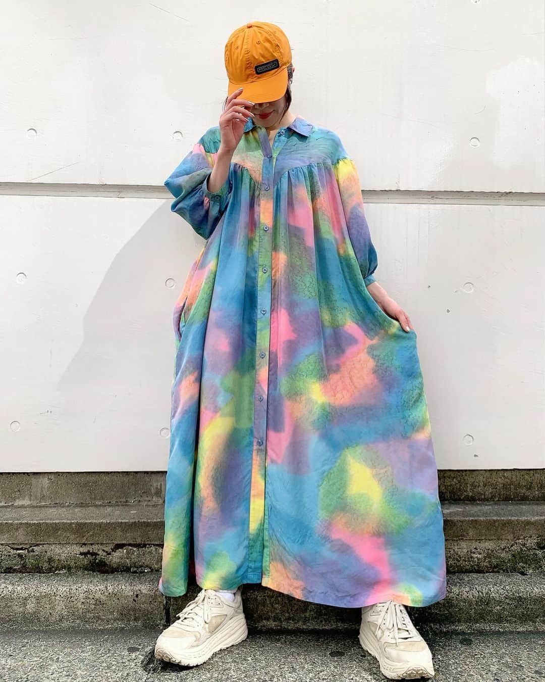 birthdeathさんのインスタグラム写真 - (birthdeathInstagram)「New Arrival  80's Rainbow marble silk shirt dress 🦋オンラインストアに掲載中です  #birthdeath #vintage」8月24日 14時24分 - birthdeath_tokyo