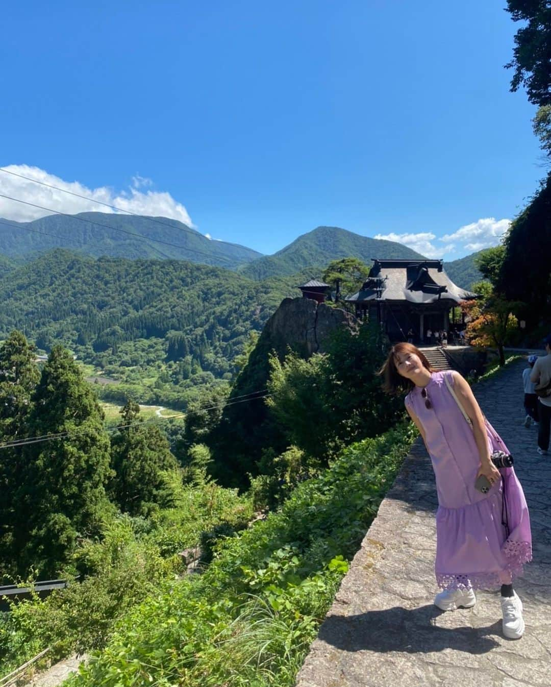 田中萌さんのインスタグラム写真 - (田中萌Instagram)「* 真夏の山寺 登ってるときはつらかったけど 上からの景色は爽快でした🌿 リールも見てね🤗  #山寺#立石寺#奥の細道#夏の思い出」8月24日 14時48分 - moetanaka_ex