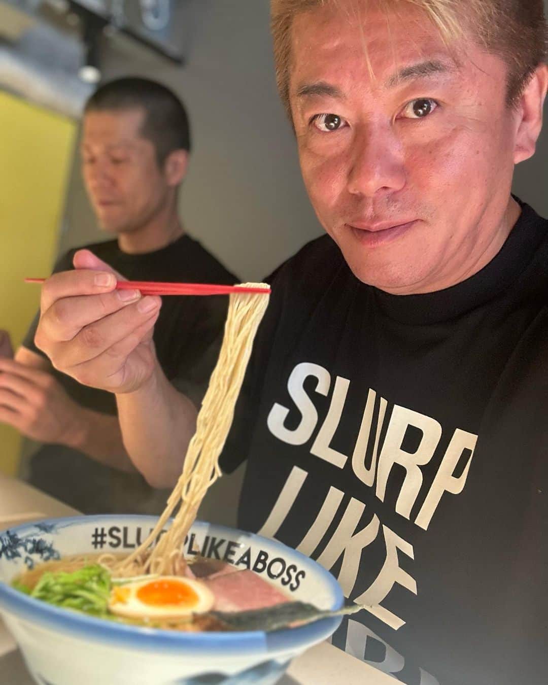堀江貴文さんのインスタグラム写真 - (堀江貴文Instagram)「#ramen #wagyu #wagyumafia #afuri #阿夫利コラボのゆず塩尾崎牛薄切りチャーシューラーメン #今日から阿夫利恵比寿店で #美味しくないわけがない #いってらっしゃい #夕食 #料理 #美味しい #ごはん #food #foodlovers #foodie  #delicious #foodoftheday #foodgasm  #yum #yummy #tasty #eat #eating #hungry #foodpics #fresh #tasty #eating #foodpic #instafood」8月24日 14時53分 - takapon_jp