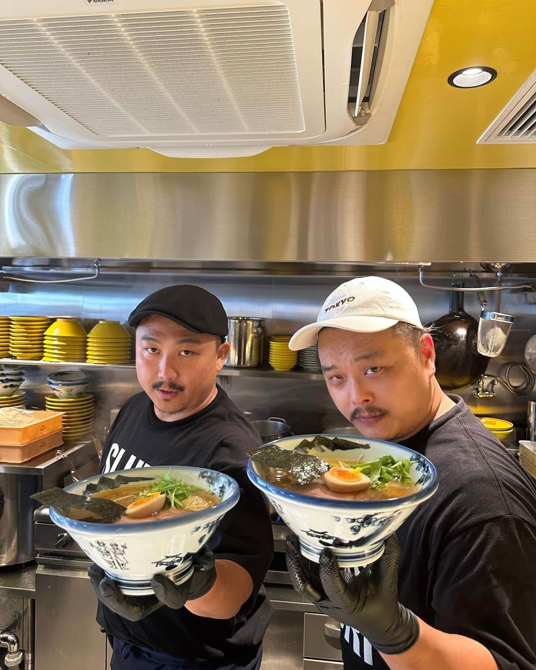 堀江貴文さんのインスタグラム写真 - (堀江貴文Instagram)「#ramen #wagyu #wagyumafia #afuri #阿夫利コラボのゆず塩尾崎牛薄切りチャーシューラーメン #今日から阿夫利恵比寿店で #美味しくないわけがない #いってらっしゃい #夕食 #料理 #美味しい #ごはん #food #foodlovers #foodie  #delicious #foodoftheday #foodgasm  #yum #yummy #tasty #eat #eating #hungry #foodpics #fresh #tasty #eating #foodpic #instafood」8月24日 14時53分 - takapon_jp